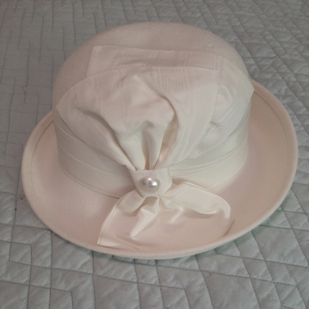 Cream Colored Felt Hat